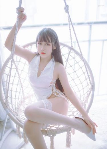 谁和她睡了