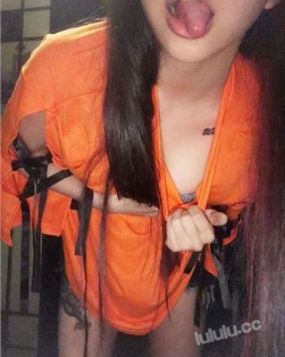 《她在丈夫面前被耍了》